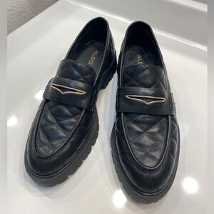 🤩👞🖤ALDO Loafer w/gold accent detail. Size EU 39 US 8. Worn ONCE 🖤👞🤩